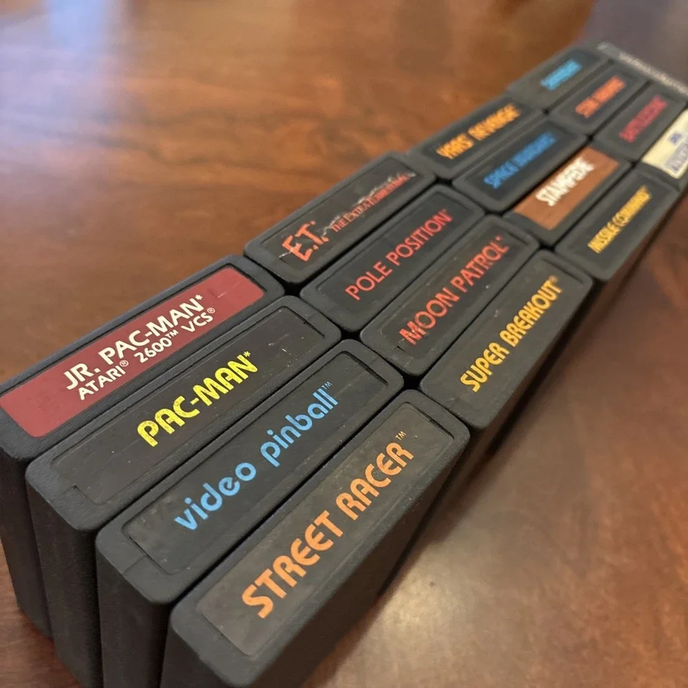 17 Atari 2600 Game Lot: Jr Pac Man,‎ Pole Position, E.T. And More - UNTESTED